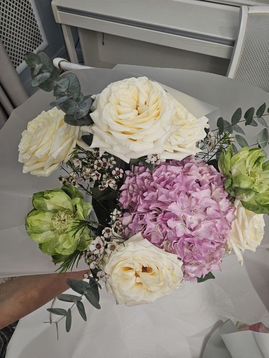 Цветы свежие срочно продаю