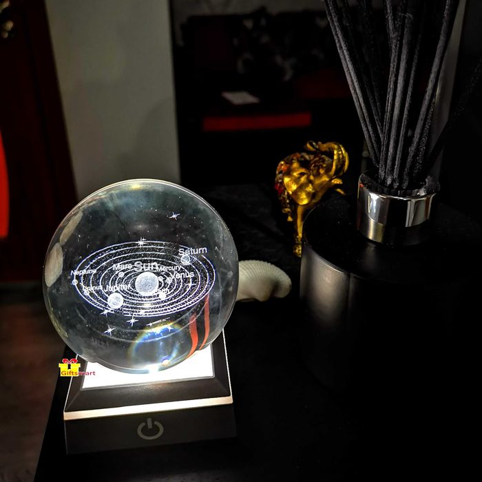 Слънчева система – 3D кристална сфера. LED осветление. Стилен подарък.