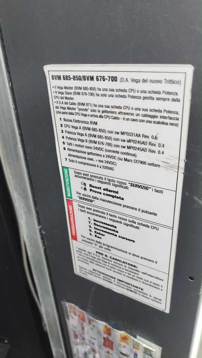 Вендинг машина за напитки и закуски Bvm 685 vending mashina