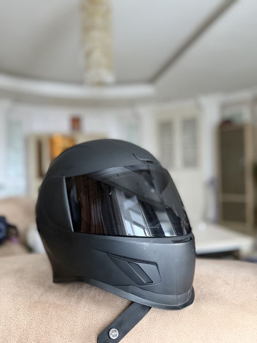 Мотошлем черный ICON