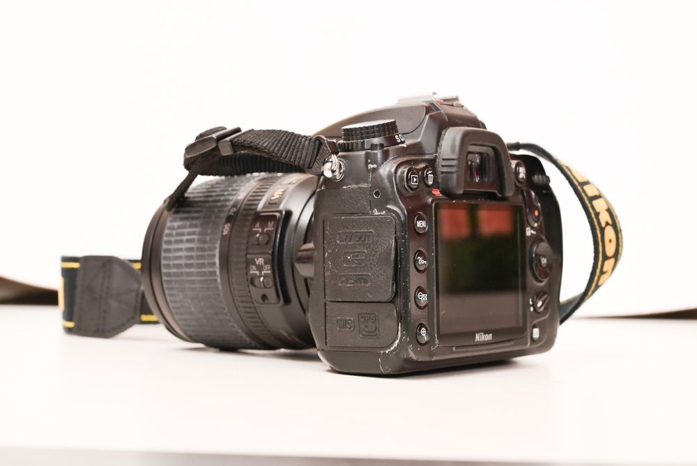 Nikon d7000 + 18-105 vr