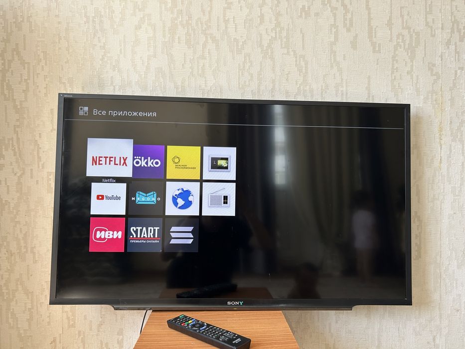 SONY Smart Tv 102см