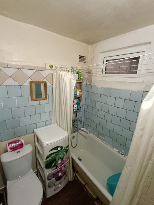 Продается 2х комнатная Малогобаритка Фархадский