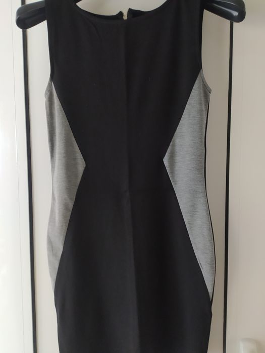 Елегантна черна рокля