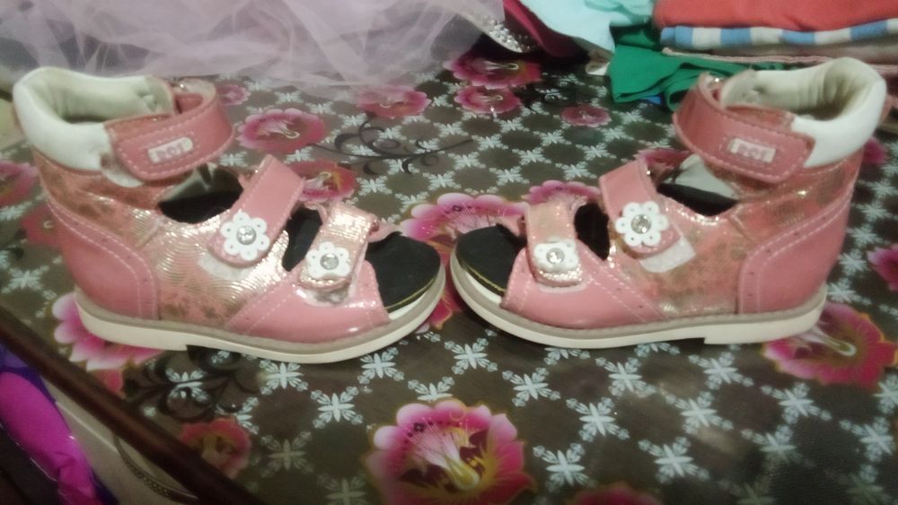 Продам сандали ортопедические.