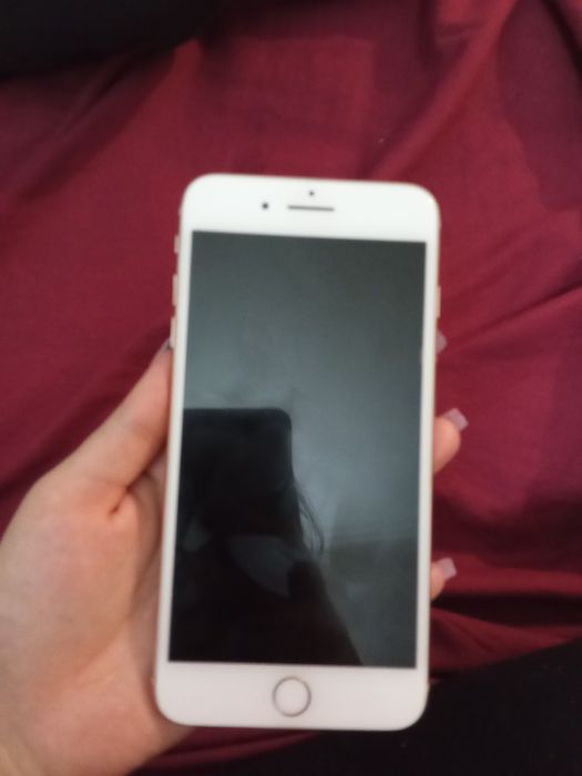 Продам iPhone 8plus