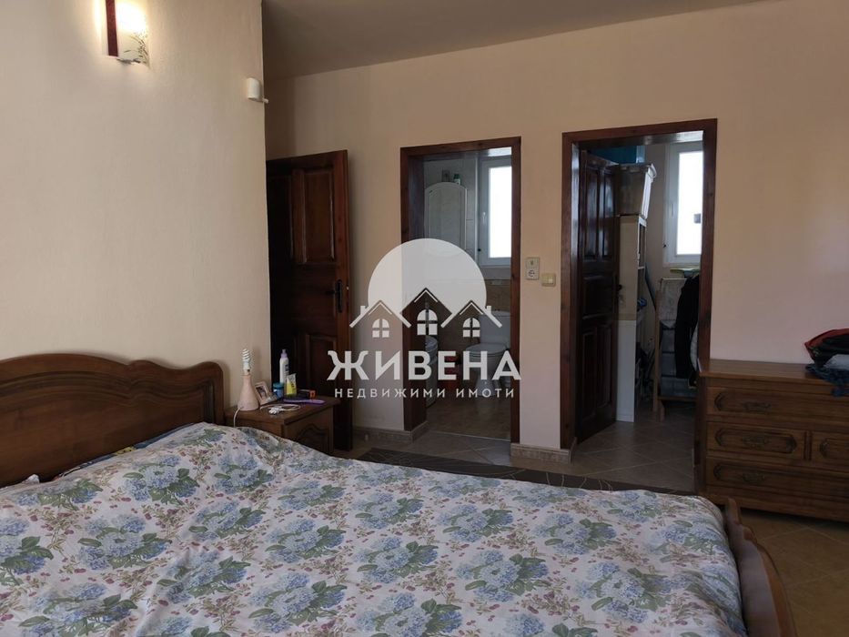 Продавам къща с басейн в с.Соколово, обл. Добрич