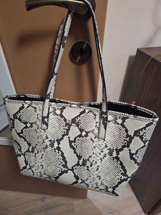 Дамска чанта Guess