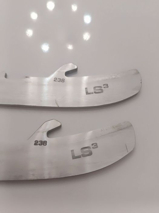 Лезвие для коньков.