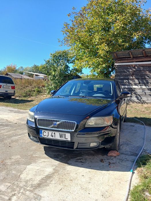 Vând VOLVO V50 .