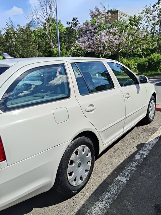 Vând Scoda Octavian 2 .AC/încălzire în scaune