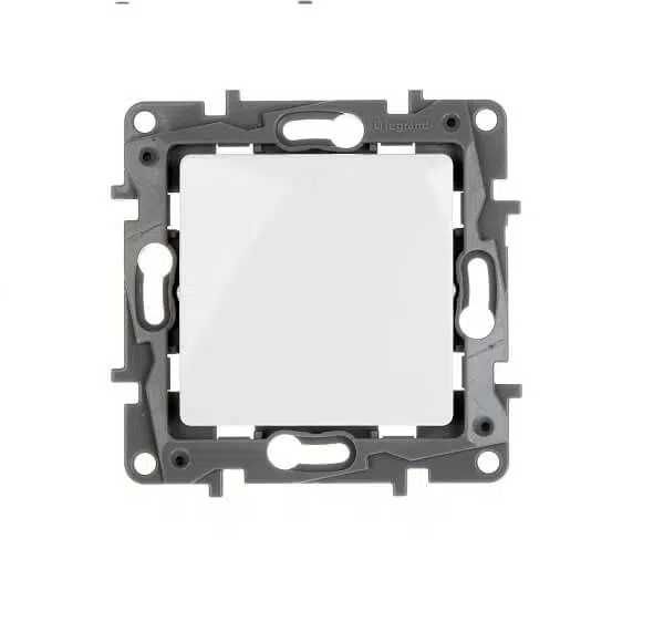 Контакт Legrand Niloe 10A