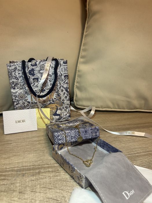 Lantisor Dior~Produs Nou