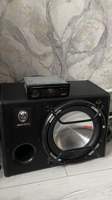 Продам сабвуфер и магнитолу