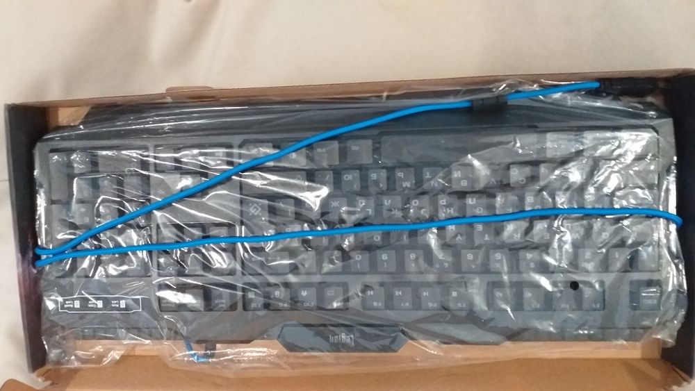 Продам игровую клавиатуру в отличном состоянии