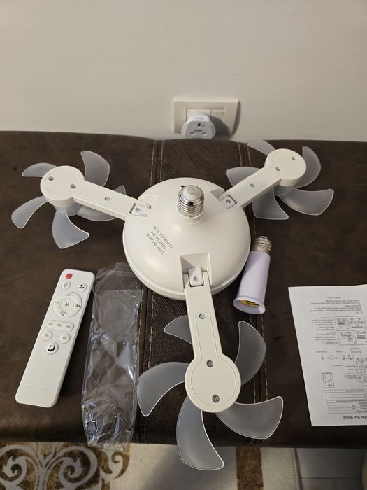 Lustră / Bec LED cu Ventilator integrat stil Dronă (cu Telecomandă)