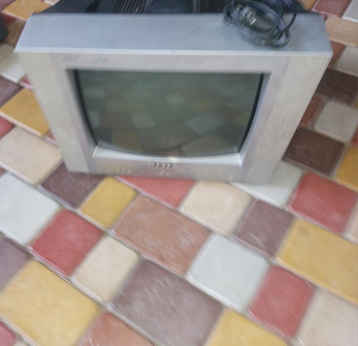 Телевизоры и видеомагнитафон