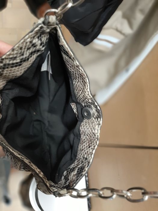 Малка дамска чанта на MANGO