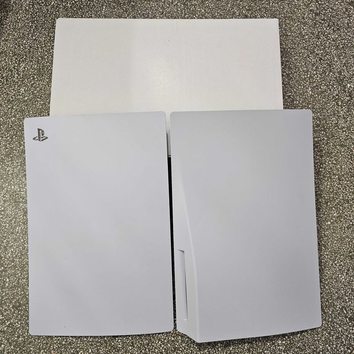 Камуфлажен PlayStation 5 с 2 джойстика, 4 топ игри, 2 охлаждания, PS5