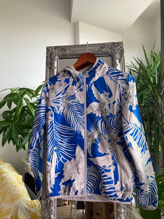 Geaca Guess marime xs