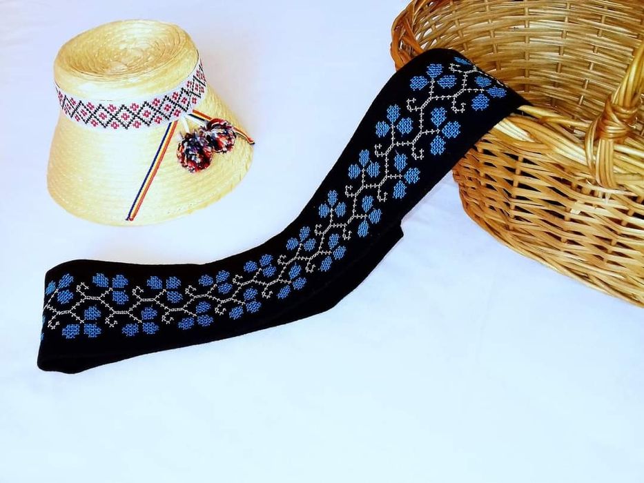 Brau traditional cu broderie