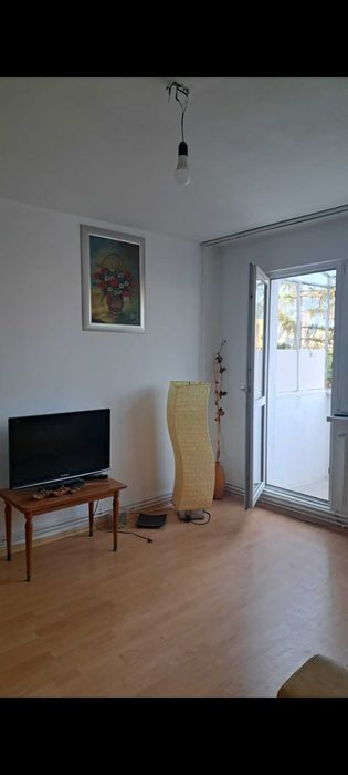 Inchiriez appartement strada Baba Novac