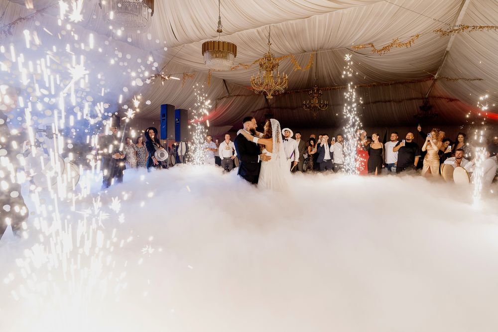 FUM GREU By SEZ CRAIOVA Cabine Foto Artificii Schela Lumini Litere