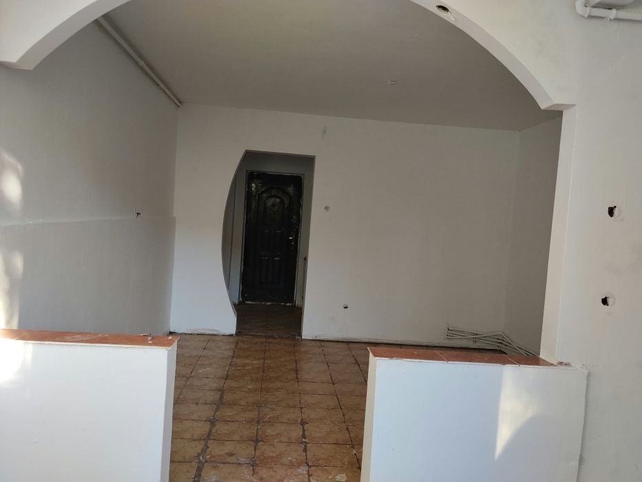 Garsoniera de vânzare