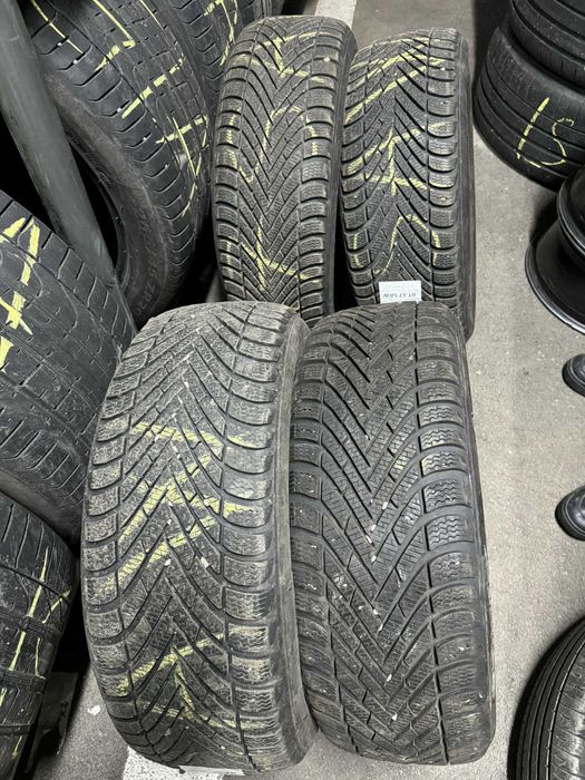 Vând set anvelope de iarnă Pirelli
