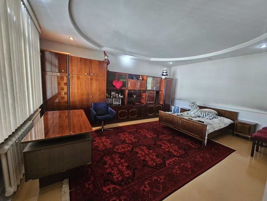 Аэропорт вайида 7 су'тик ховли сотилади