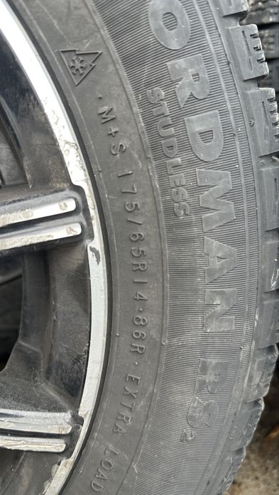 Комплект дисков с зимней резиной