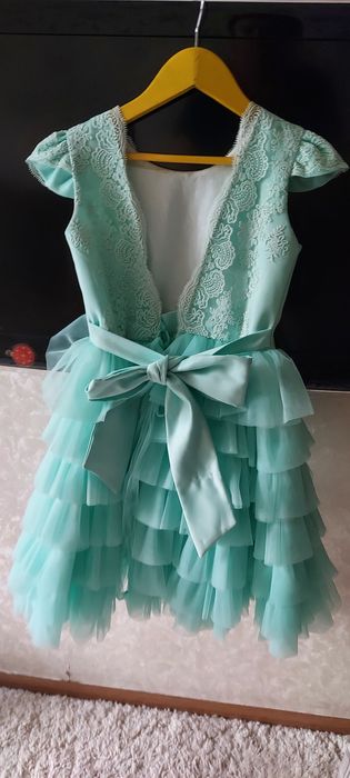 Продам платья для девочки