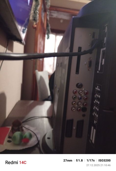 Малък телевизор.