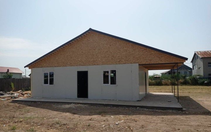 Case pe structura metalica