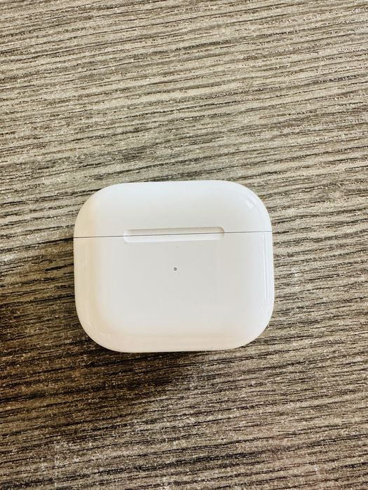 Продам наушники AirPods 3