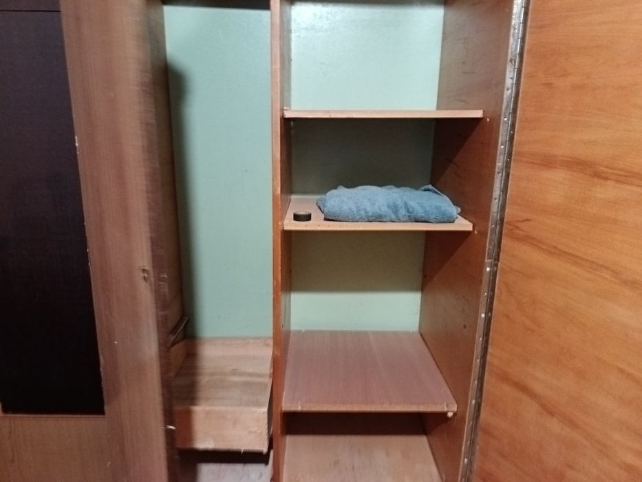 Отдам шкаф, диван