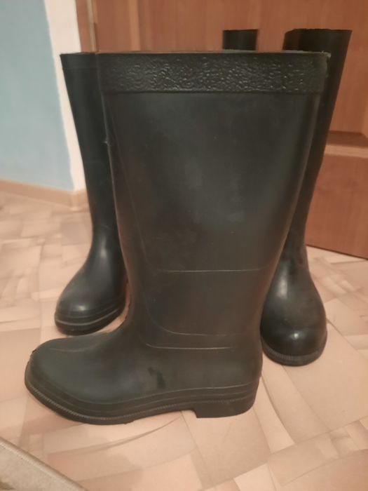 Резиновые сапоги размер 42-43