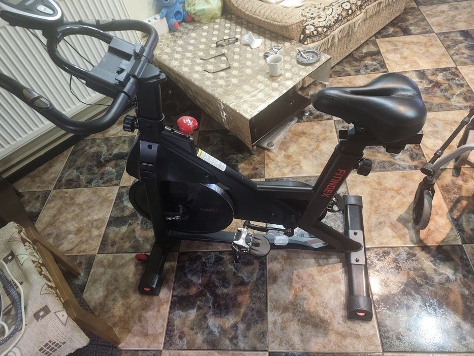Bicicletă exercitii-fitness