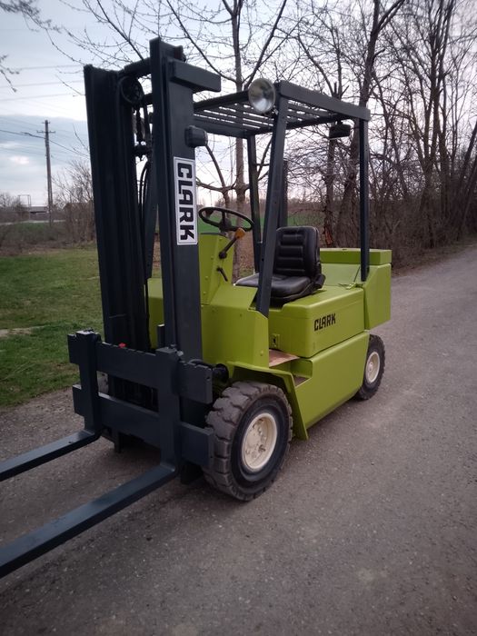 Stivuitor Clark  Motostivuitor