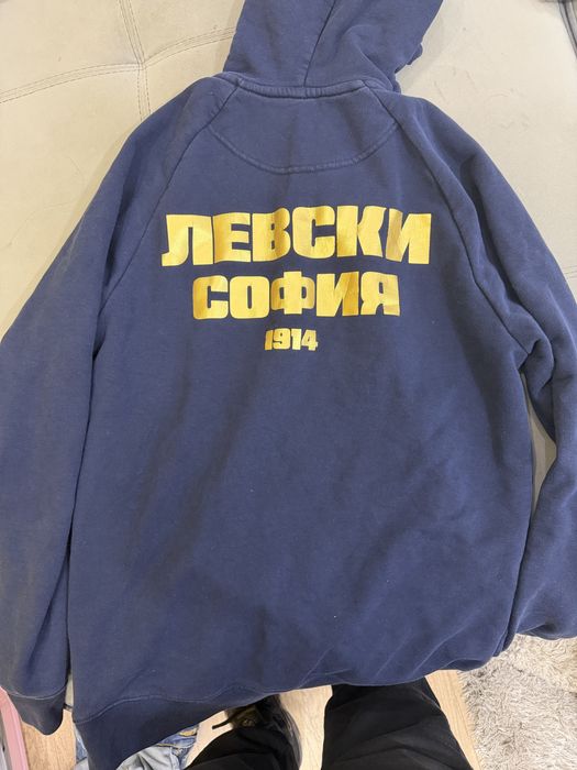Продавам горница Левски София