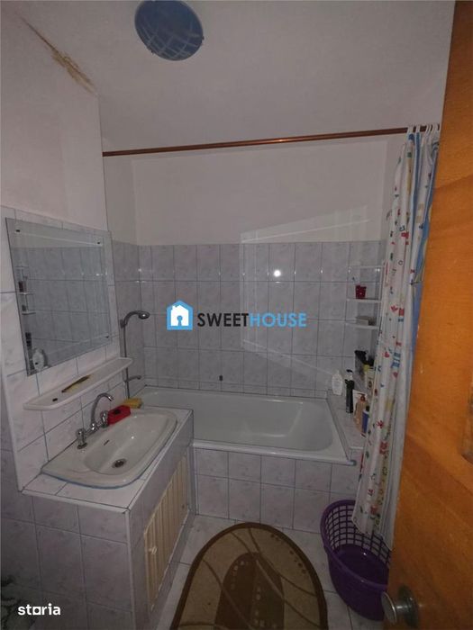 Apartament cu doua  camere zona Combinat