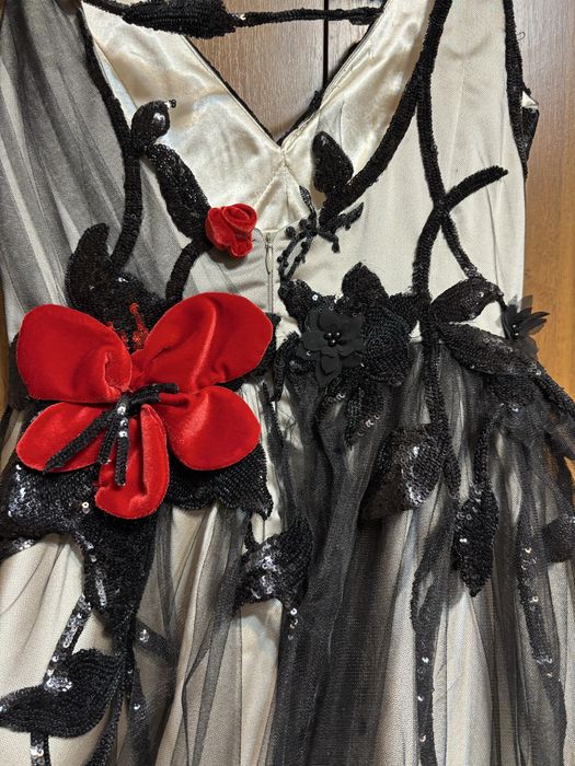 Къса бална рокля