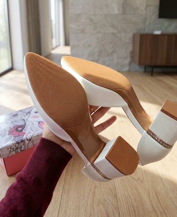 Продам новые туфли,срочно!