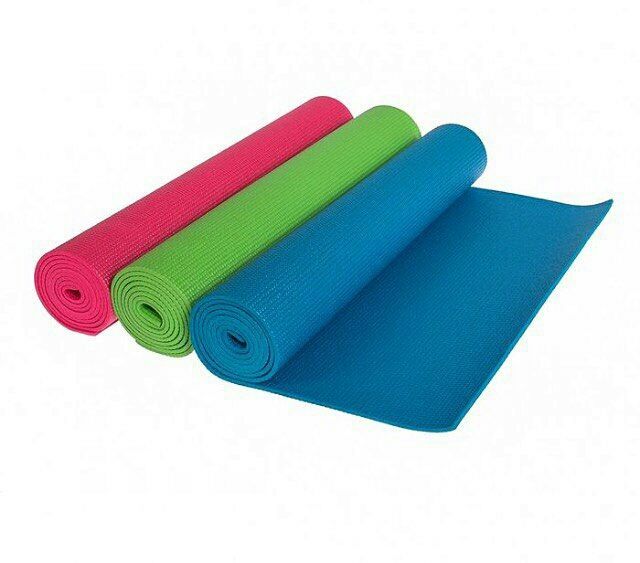 коврик для йоги или фитнес