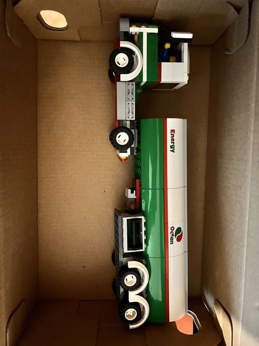 Продаю Lego City 3180