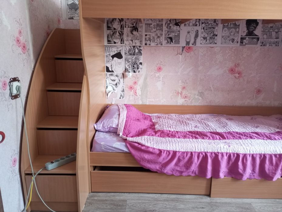 Двухъярусная кровать