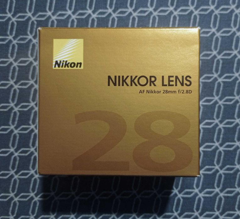 Nikon Nikkor 28mm f/2.8 AF-D обектив