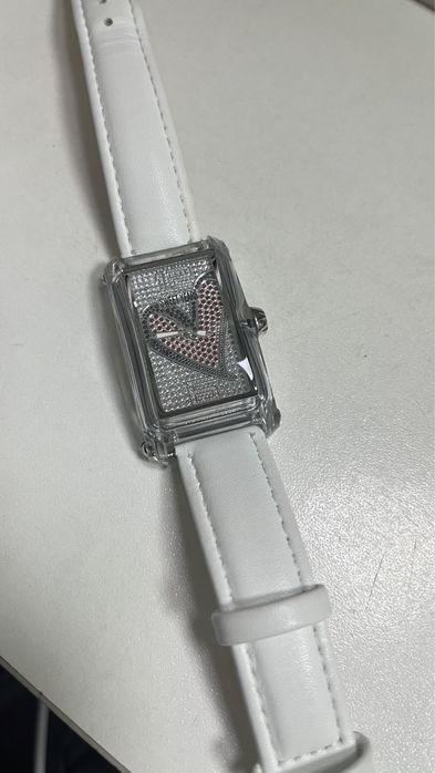 Наручные часы женские