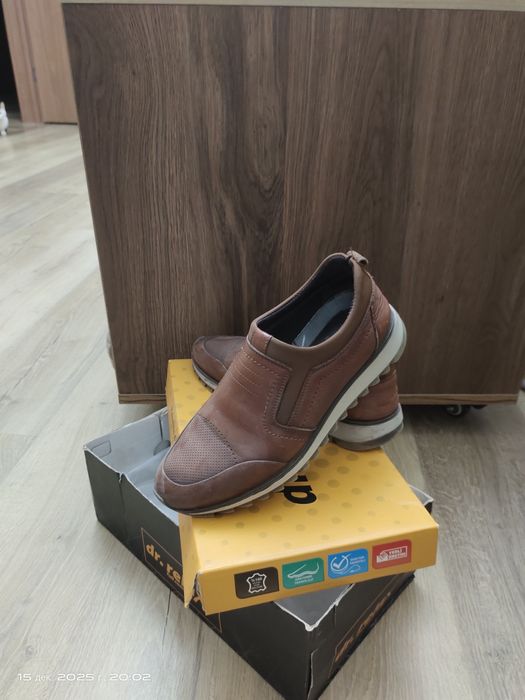 Продам мужская обувь (слипоны)