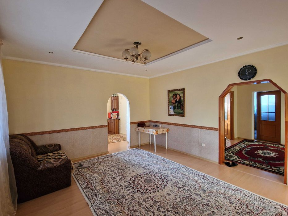 Жумыскер - вдоль трассы/дороги